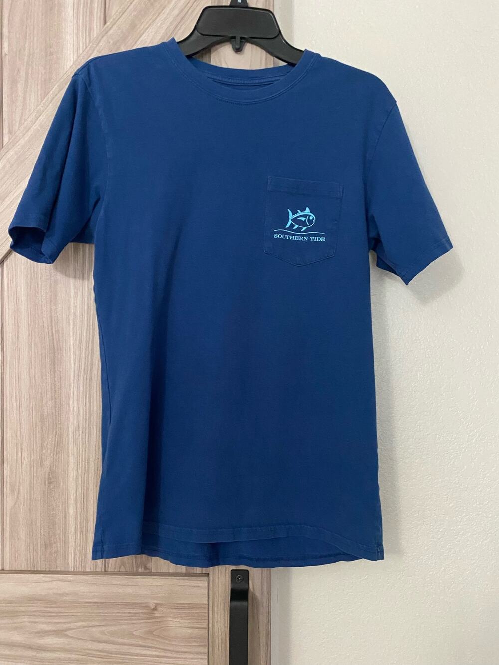 Southern tide men’s blue short sleeve T-shirt, small